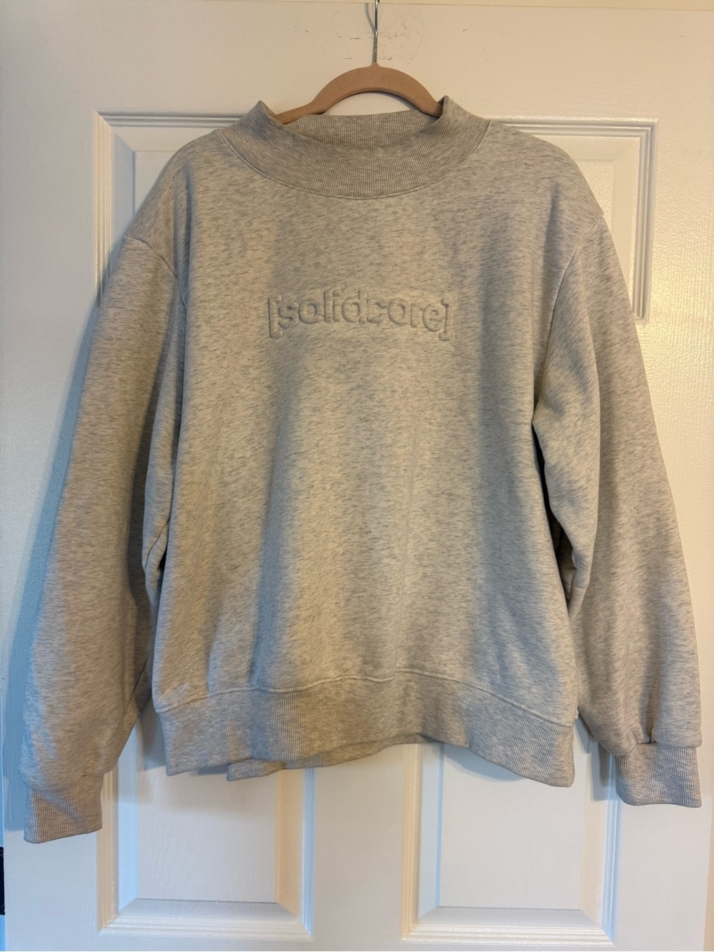 solidcore] Solidays 2025 Gray Mock Neck Sweatshirt Size L + Tote